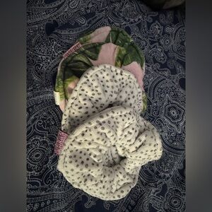 Kitsch Floral and Polka Dot Hair Towel Scrunchies Set